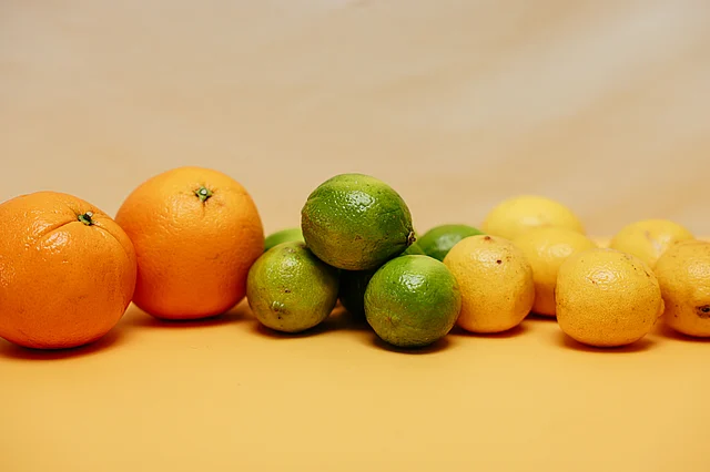 টক ফল বা লেবু খালি পেটে খাওয়াই যায়