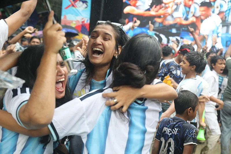 Argentina fans celebrate their team's victory over Switzerland at Dhaka University's TSC on Saturday, 11 July 2026.
