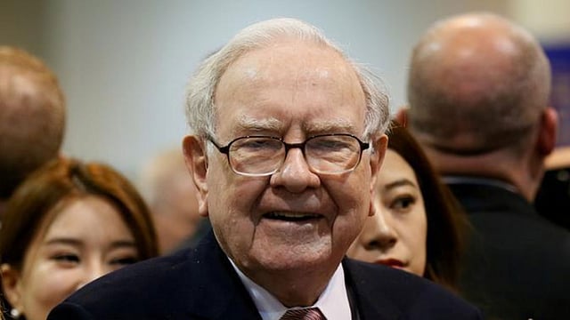 Berkshire Hathaway CEO Warren Buffett visits the BNSF booth before the Berkshire Hathaway annual meeting in Omaha, Nebraska, US, on 6 May 2017. -- Reuters file photo