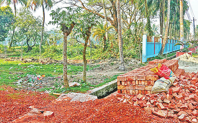 Jessore police superintendant has allegedly grabbed privately owned and government land. Photo: Ehsan-ud-Daula