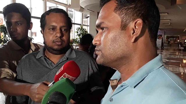 Former national team assitant coach Mohammad Salahuddin speaks to newsmen after a meeting with Gary Kirsten, in Dhaka to work for the Bangladesh Cricket Board (BCB) as a consultant. Prothom Alo