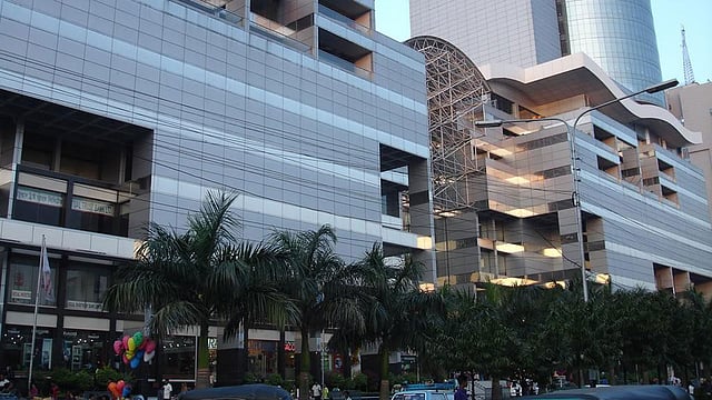 Youth dies falling from Bashundhara shopping mall. Photo: UNB