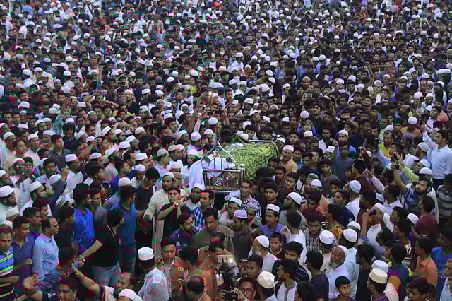 Madrasa girl Nusrat Jahan Rafi who died after being set on fire was laid to eternal rest at her village home in Sonagazi upazila of Feni on Thursday evening. Photo: Prothom Alo