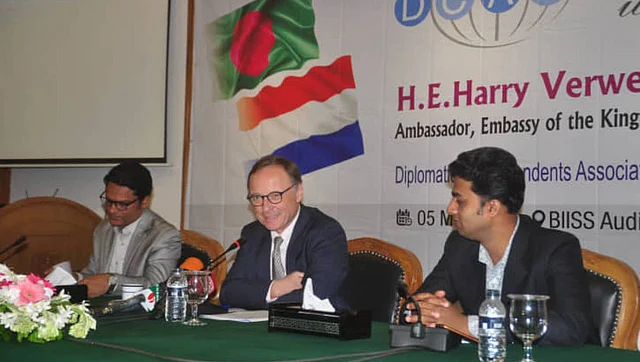 Dutch ambassador to Bangladesh Harry Verweij interacts with diplomatic reporters at ‘DCAB Talk’ in Dhaka on Sunday, 5 May 2019. Photo UNB