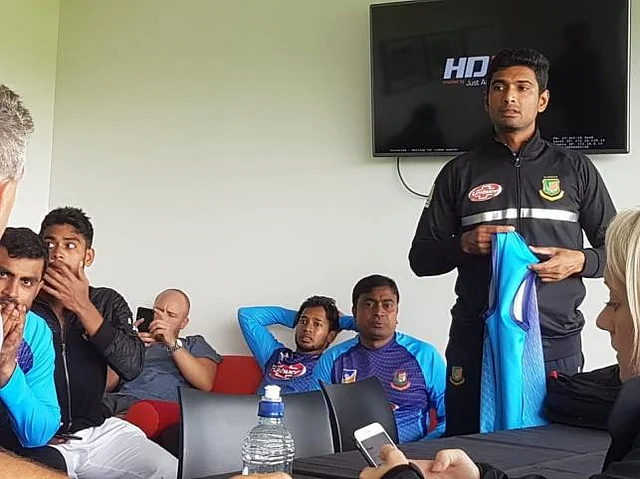 Panicked cricketers wait in changing room of the Oval grounds. Prothom Alo File Photo