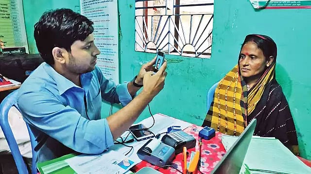 Ranu Rani Modod of Belabo, Narsingdi opened her bank account in five minutes. A recent picture taken during the pilot project of e-KYC was launched at Patuli union. Photo: NRBC