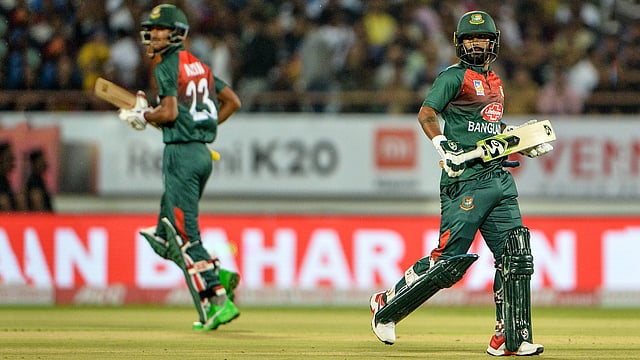 Bangladesh`s Liton Das (R) and Naim Sheikh (L) run between the wickets during the second T20 international cricket match of a three-match series between Bangladesh and India at Saurashtra Cricket Association Stadium in Rajkot on 7 November 2019.Photo: AFP