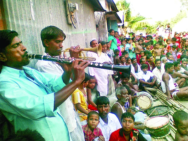 সিরাজগঞ্জের লাঠিখেলার কনসার্ট