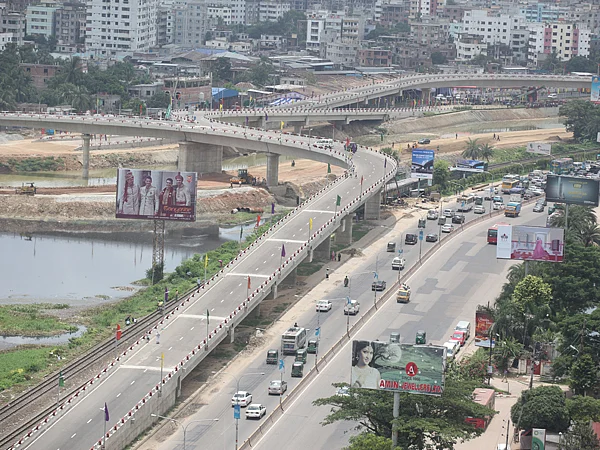 প্রধানমন্ত্রী শেখ হাসিনা আজ রোববার কুড়িল উড়ালসেতু (ফ্লাইওভার) উদ্বোধন করেছেন। ছবি: খালেদ সরকার