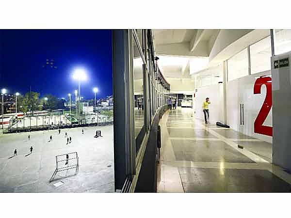 রিভার প্লেটের বিখ্যাত মনুমেন্টাল স্টেডিয়ামের পাশে অনুশীলন করছে খুদে ফুটবলাররা। আর এখানেই গড়ে উঠেছে রিভার প্লেট বিশ্ববিদ্যালয়  এএফপি