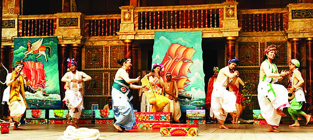 লন্ডনের গ্লোব থিয়েটারে ‘দ্য টেম্পেস্ট’ নাটকের মঞ্চায়ন