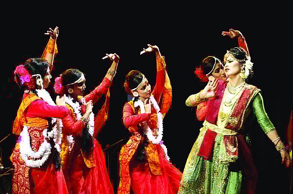 রবীন্দ্রসংগীত সম্মিলন পরিষদের অনুষ্ঠানে শিল্পীরা পরিবেশন করেন নৃত্যনাট্য  শ্যামা সৌরভ দাশ