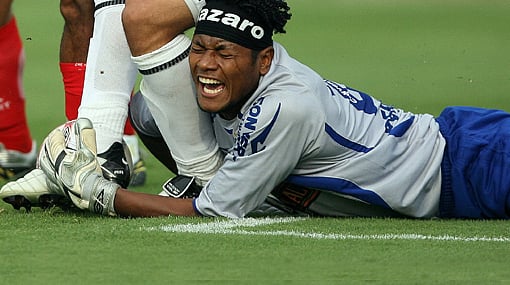 ফুটবল মাঠে হাস্যকর সব ঘটনার জন্ম দেওয়া গোলরক্ষক ফ্লোরেসের জন্য অবশ্য নতুন কিছু নয়।ফাইল ছবি