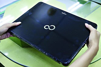 পর্দার প্রতি যত্নশীল