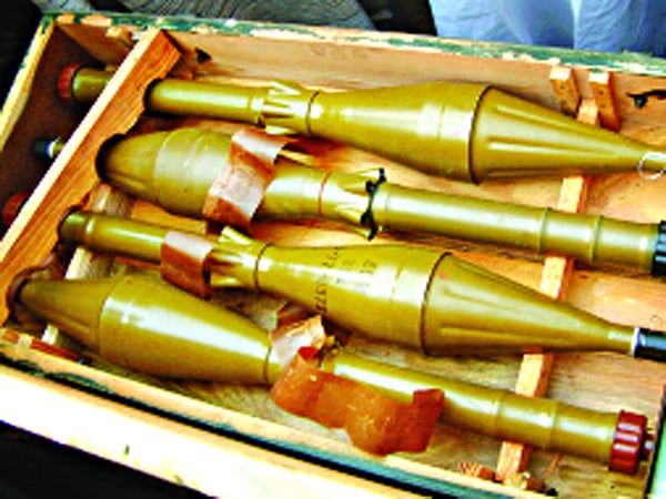 ১০ ট্রাক অস্ত্র আটক মামলা