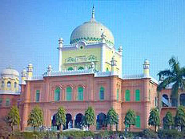 মাদ্রাসা দারুল উলুম দেওবন্দ।