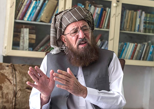 দারুল উলুম হাক্কানি মাদ্রাসার শিক্ষক মাওলানা সামি উল-হক। ছবি: রয়টার্স