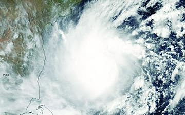 ঘূর্ণিঝড়। ফাইল ছবি