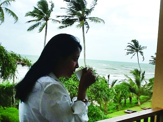 সাগরপাড়ে সকাল হলো