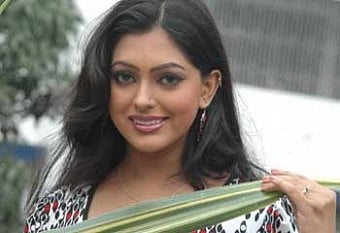 অভিনয়শিল্পী নিপুণ