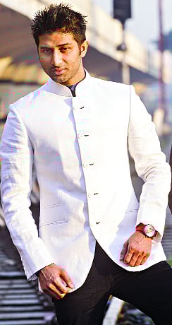 ক্যাজুয়াল বা ফরমাল—দুই উপলক্ষেই চলবে এমন ব্লেজার