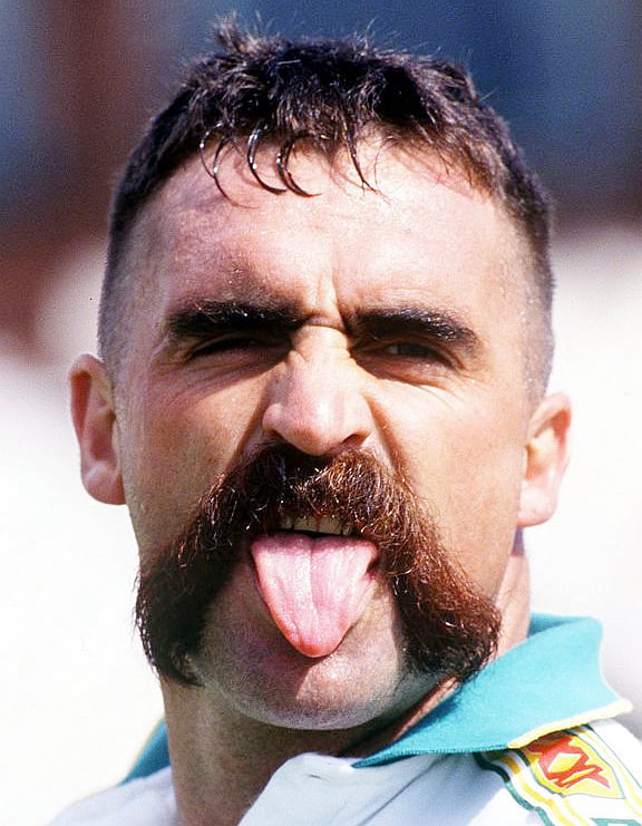 মুখ ফসকে বেফাঁস কিছু বলে ফেলেছেন নাকি মার্ভ হিউজ!