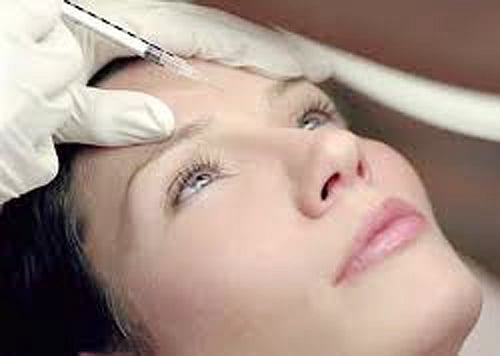 মুখের ওপর সাপের বিষ