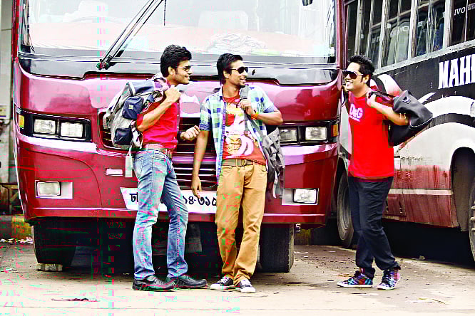 বেড়াতে যাওয়ার আগেই প্রস্তুতি নিয়ে নিতে হবে। ছবি: অধুনা