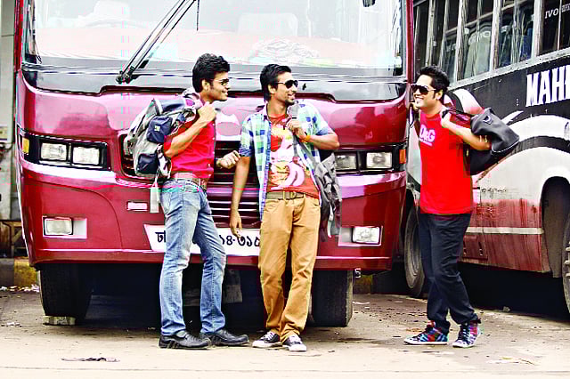 বেড়াতে যাওয়ার আগেই প্রস্তুতি নিয়ে নিতে হবে। ছবি: অধুনা