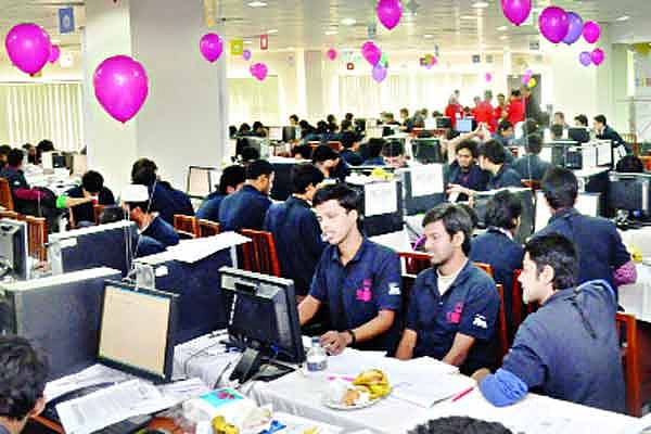 চলছে এসিএম আইসিপিসি ঢাকা পর্বের প্রতিযোগিতা