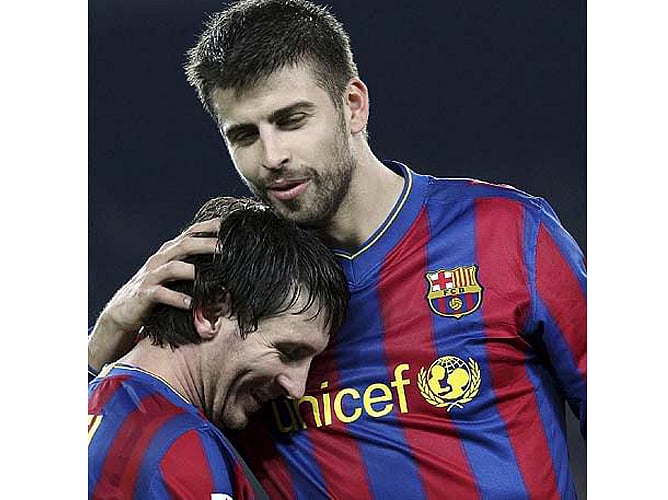 লিওনেল মেসি ও জেরার্ড পিকে