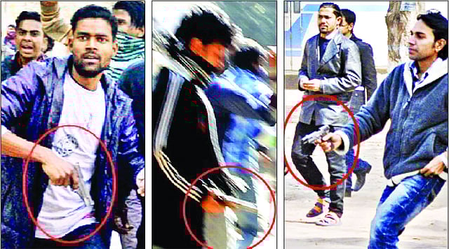 অস্ত্র হাতে (বাঁ থেকে) রাজশাহী বিশ্ববিদ্যালয় ছাত্রলীগের পরিবেশবিষয়ক সম্পাদক মোস্তাকিম বিল্লাহ, অজ্ঞাত যুবক ও ছাত্রলীগের সাংগঠনিক সম্পাদক শামসুজ্জামান। আন্দোলনকারী শিক্ষার্থীদের ওপর হামলার সময় গত রোববার তোলা ছবি । প্রথম আলো