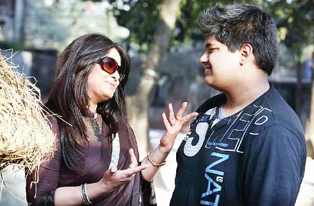 ছেলে ফারদিন এহসানের সঙ্গে মৌসুমী৷ ছবি: খালেদ সরকার
