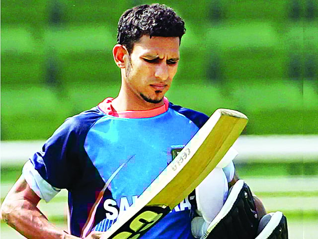 ব্যাটের দিকে তাকিয়ে কি রান খুঁজছেন নাসির? । প্রথম আলো