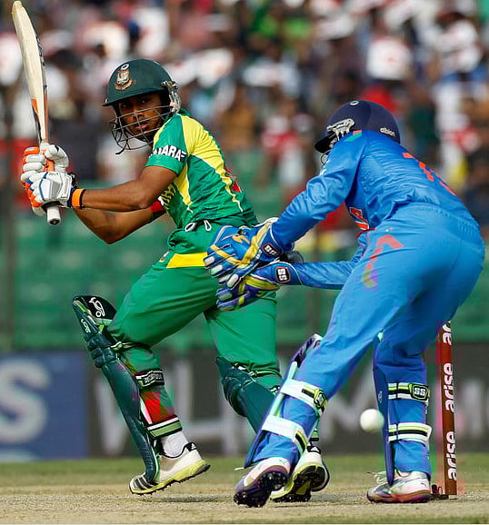 ক্যারিয়ারের প্রথম ফিফটির পথে এনামুল। ছবি: রয়টার্স