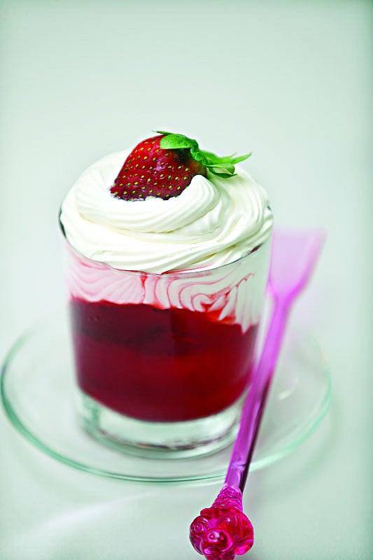 স্ট্রবেরি জেলো ডেজার্ট