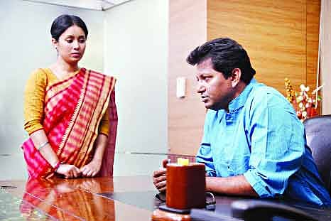 একজন মায়াবতী নাটকের দৃশ্যে ফারহানা মিলি ও মাহফুজ আহমেদ