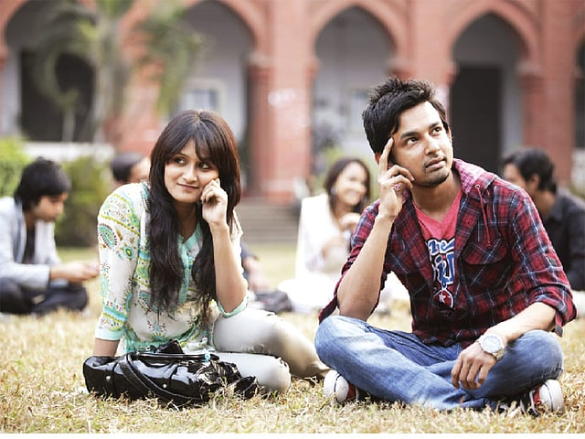 কে দেবে ভালোবাসার প্রস্তাব?