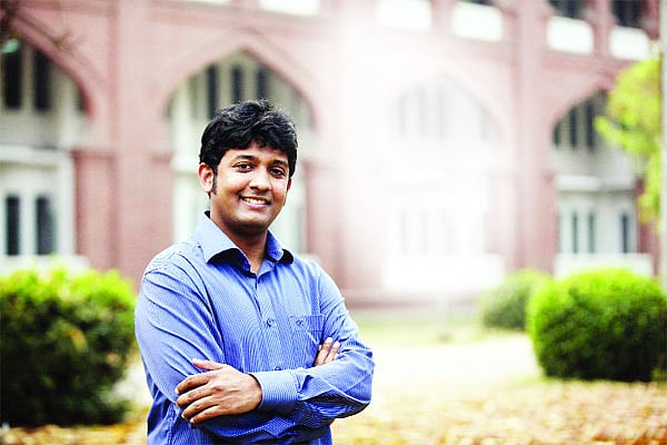 রিদওয়ান ইসলাম: ৩৩তম বিসিএস পরীক্ষার সম্মিলিত মেধা তালিকায় প্রথম স্থান অধিকারী