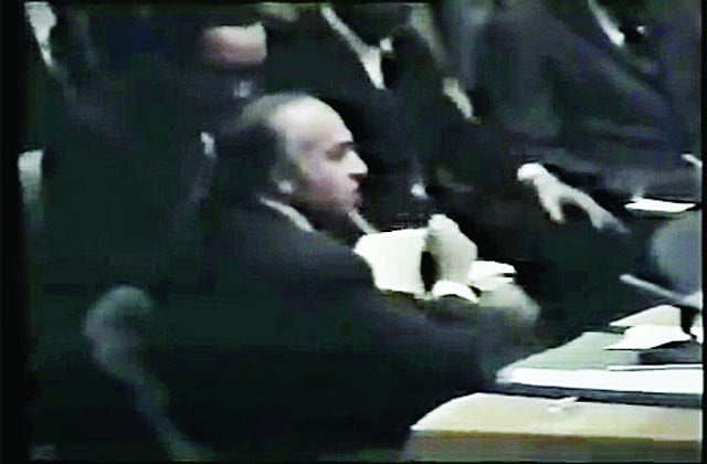 জাতিসংঘে পাকিস্তানের পররাষ্ট্রমন্ত্রী জুলফিকার আলী ভুট্টো, ১৫ ডিসেম্বর ১৯৭১