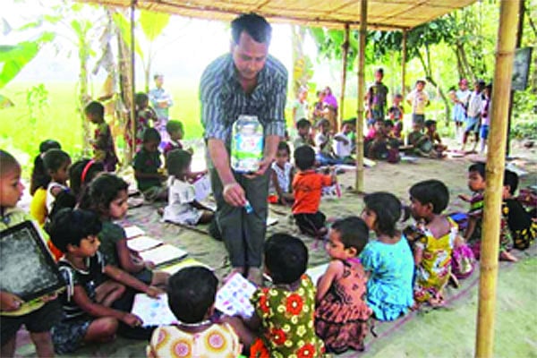 হূদয়ের পাঠশালায় পড়ুয়ার সংখ্যা এখন শতাধিক