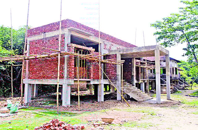 রাতারগুল বনে নির্মাণ করা হচ্ছে বিশ্রামাগার । প্রথম আলো