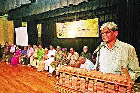 কবি ফজল শাহাবুদ্দীনের স্মরণসভায় স্মৃতিচারণা করেন সালেহউদ্দিন আহমেদ  প্রথম আলো