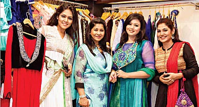 নিডলওয়ার্কের উদ্বোধনী দিনে এসেছিলেন তারকারা