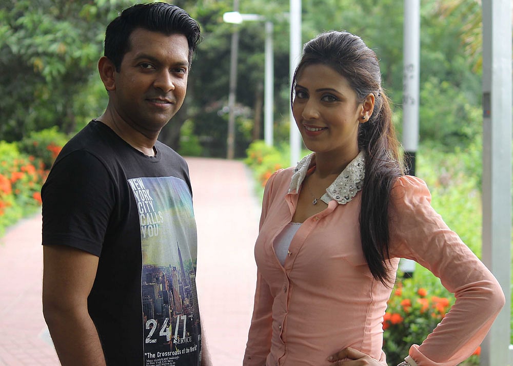 উদ্দেশ্য নাটকের দৃশ্যে তাহসান ও মিম