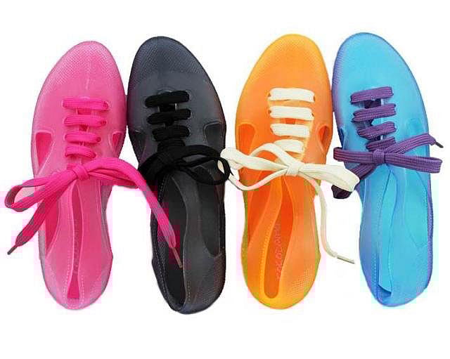 মেয়েদের পাশাপাশি ছেলে ও শিশুদের জন্যও বর্ষার উপযোগী নানা রকমের বাহারি জুতা-স্যান্ডেল-চপ্পল পাওয়া যায় বাজারে।