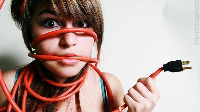 সাইবার ফোবিয়ায় আক্রান্ত ব্যক্তির ধারণা হয়, যাঁরা কম্পিউটার ব্যবহার করেন না, তাঁদের কম্পিউটার আক্রমণ করবে