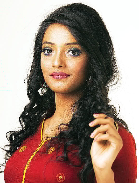 ছবি: কবির হোসেন, মডেল: জে্যাতি