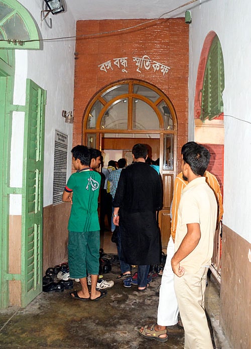 মৌলানা আজাদ কলেজের (আগের নাম ইসলামিয়া কলেজ) বেকার হোস্টেলে বঙ্গবন্ধু স্মৃতিকক্ষ। ছবি: ভাস্কর মুখার্জি
