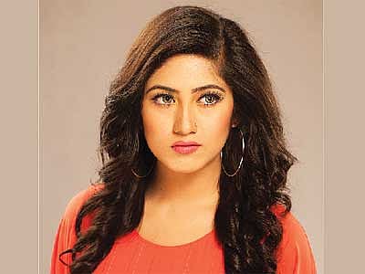 মডেল: সাফা কবীর